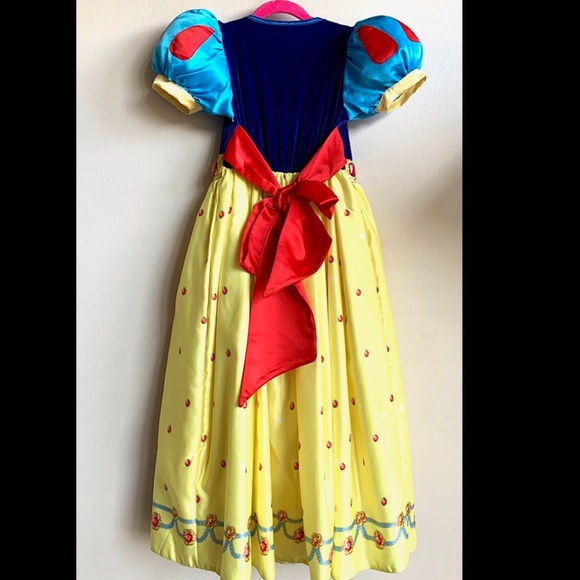 Beautiful Kids SNOW WHITE Costume (6-8yrs) - Picture 3 of 15